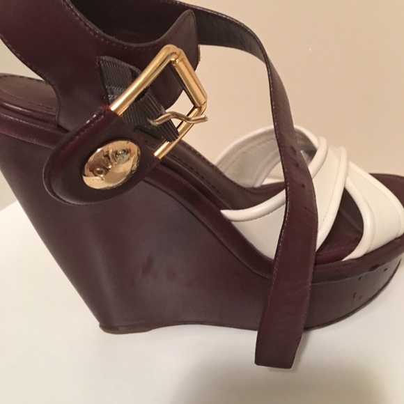LV sandals. Excellent condition. Used once. - Picture 4 of 6